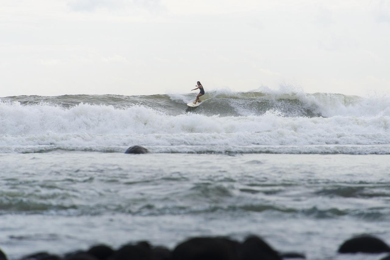 Medewi Secret Surfcamp Hotel Pulukan Kültér fotó